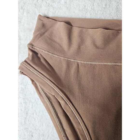 Skims hi cut panty Nwt - Picture 2 of 9